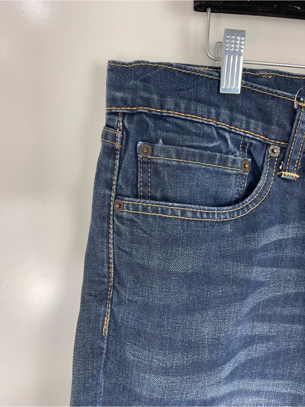 Levi’s 541 Athletic Taper Jeans Men’s 38x32 Dark Wash Stretch Denim Faded Blue - Picture 3 of 7